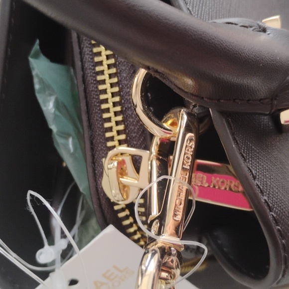 Michael Kors 🔥NWT🔥 Savannah Chocolate Brown Leather Handbag/Crossbody - Picture 9 of 17